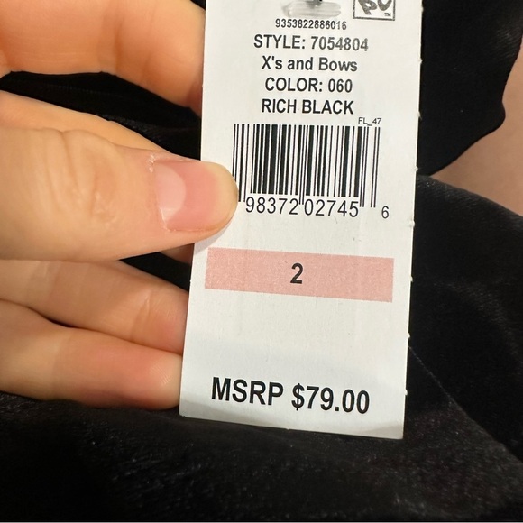 CeCe
Velvet A-Line Mini Skirt - Picture 4 of 5